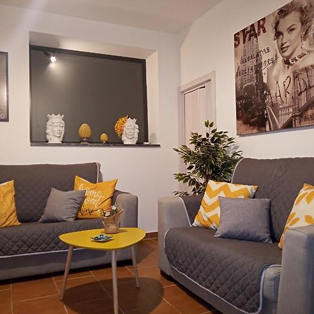 Zisa Home Ai Cantieri Culturali-Facile Posteggio In Strada No Ticket ปาแลร์โม ภายนอก รูปภาพ