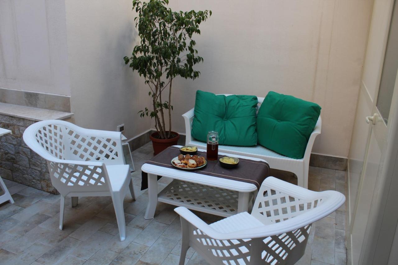 Zisa Home Ai Cantieri Culturali-Facile Posteggio In Strada No Ticket ปาแลร์โม ภายนอก รูปภาพ