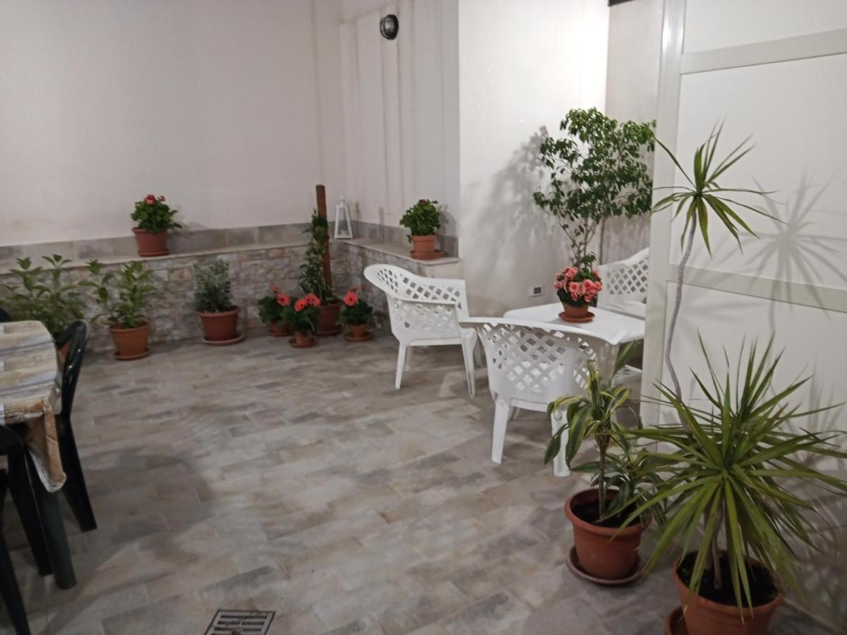 Zisa Home Ai Cantieri Culturali-Facile Posteggio In Strada No Ticket ปาแลร์โม ภายนอก รูปภาพ