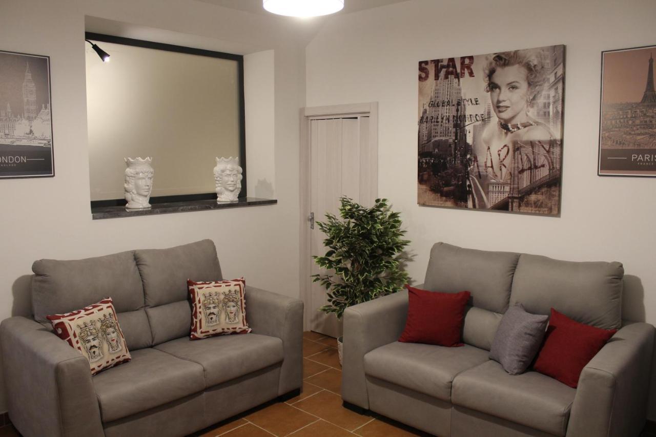 Zisa Home Ai Cantieri Culturali-Facile Posteggio In Strada No Ticket ปาแลร์โม ภายนอก รูปภาพ