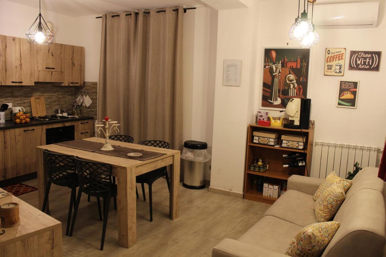 Zisa Home Ai Cantieri Culturali-Facile Posteggio In Strada No Ticket ปาแลร์โม ภายนอก รูปภาพ